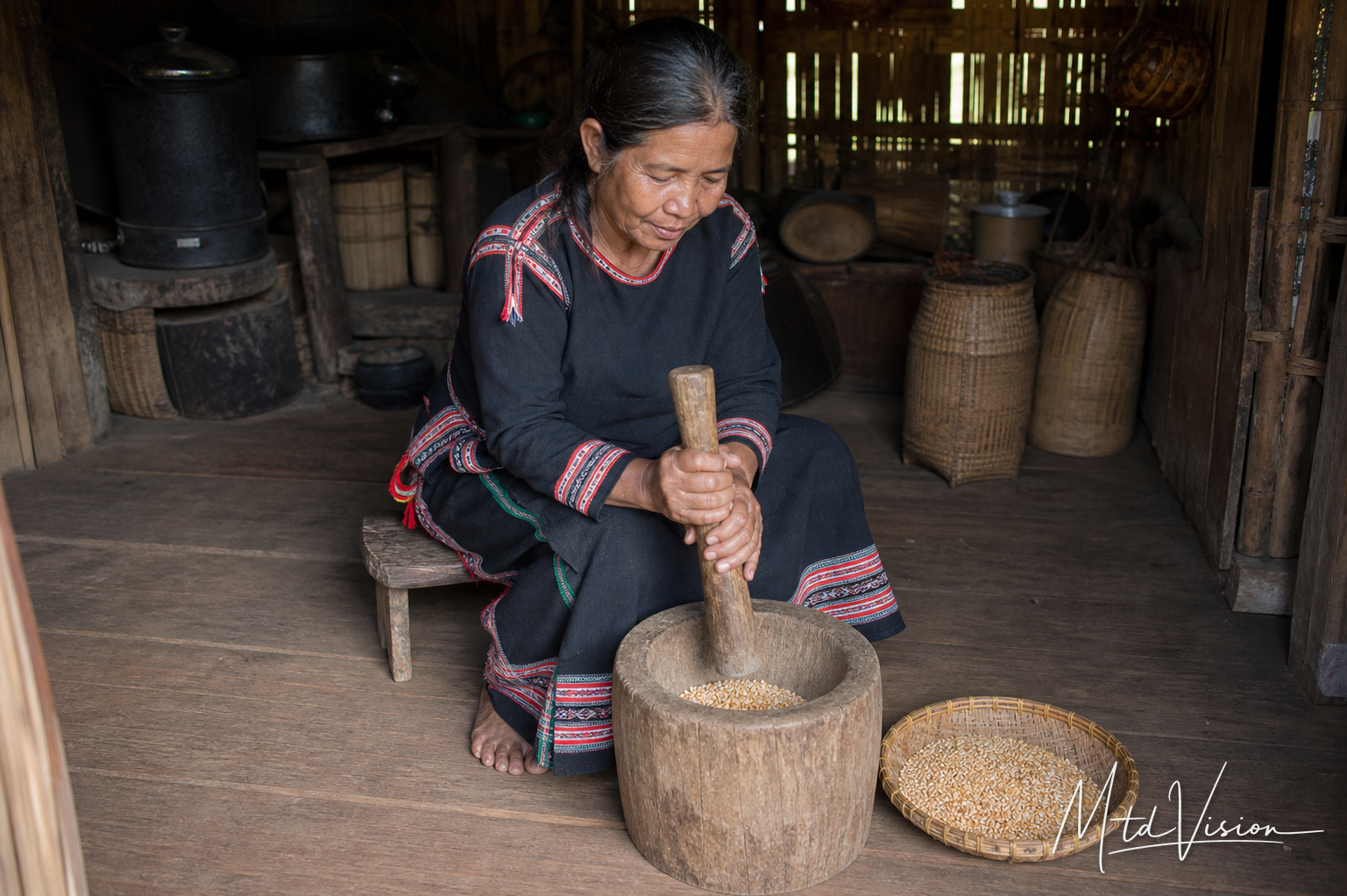 bi bhê̆č: to break or break apart sand, grain, etc.